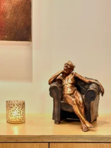 Der "Kaiser" in Bronze - Kunst von Uta Beckert in der Orthopädischen Privatpraxis Dr. Beckert in Bernau am Chiemsee